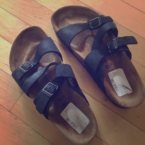 Birkenstock black sandals size 6